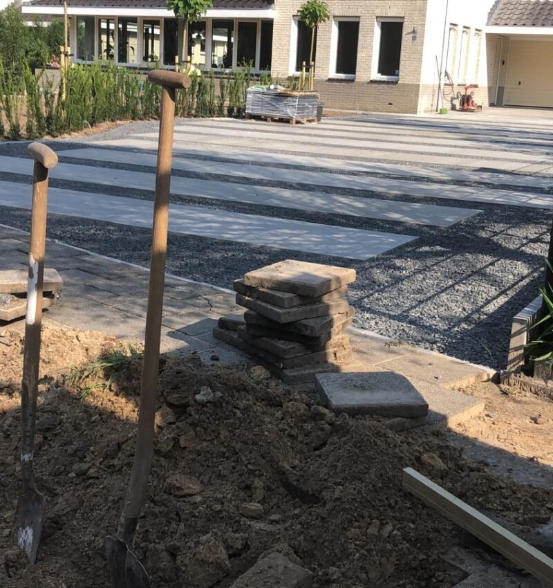 Oprit met strokenpatroon