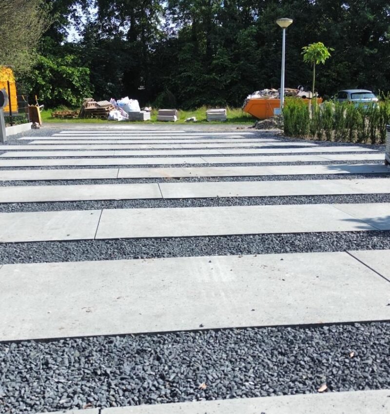 Split & tegelstroken oprit