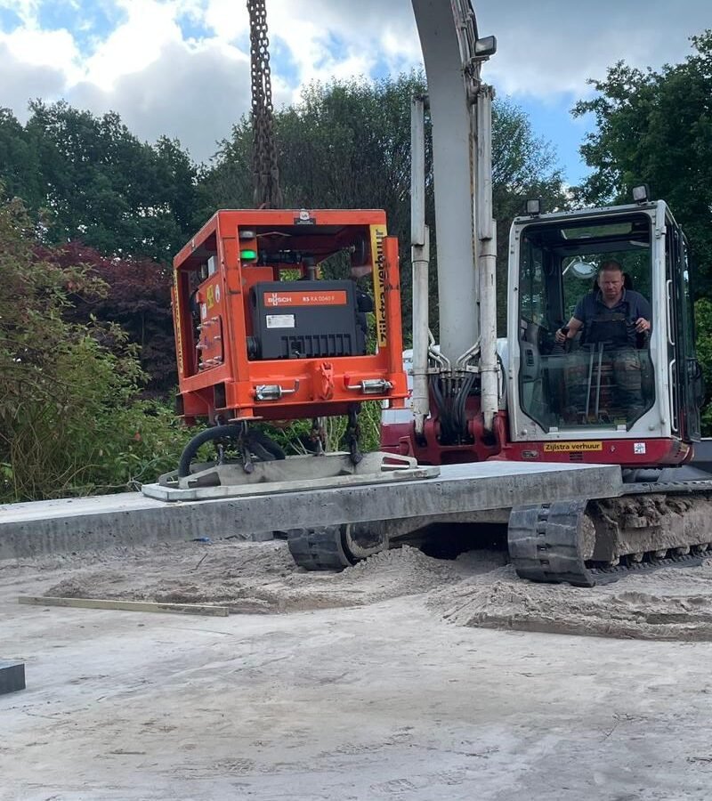 Tegelverwerking met kraan