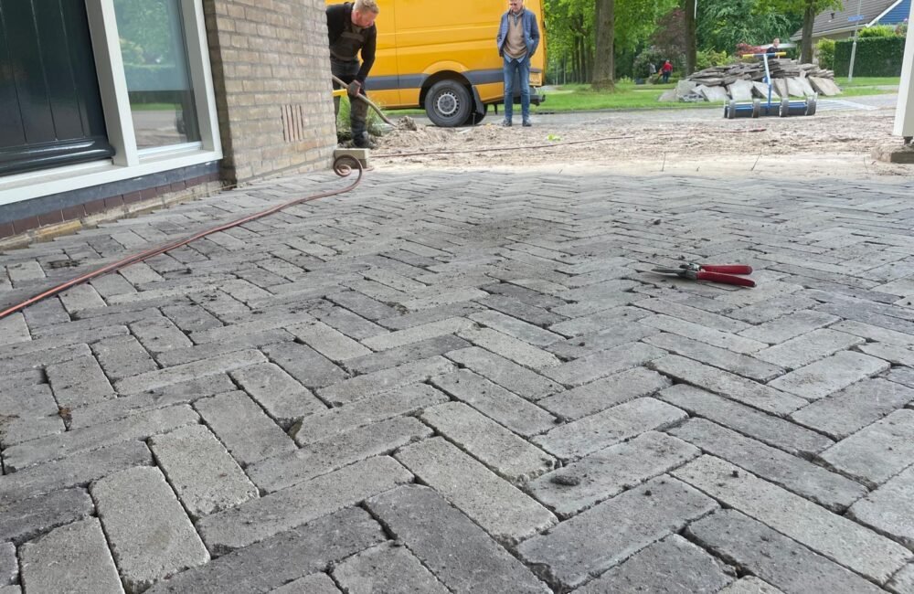 c4e574bd-9e09-4c4a-8bd2-8028a8a103b1